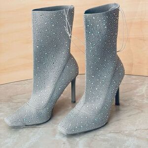 NWT Metropolitan View 10 Karra Rhinestone Sparkly Silver Ankle Stretch Booties